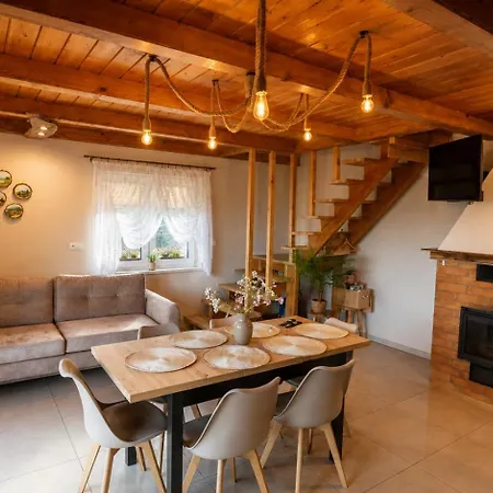 Na Modyni, Dwa Z Ruska Balia I Sauna Holiday home