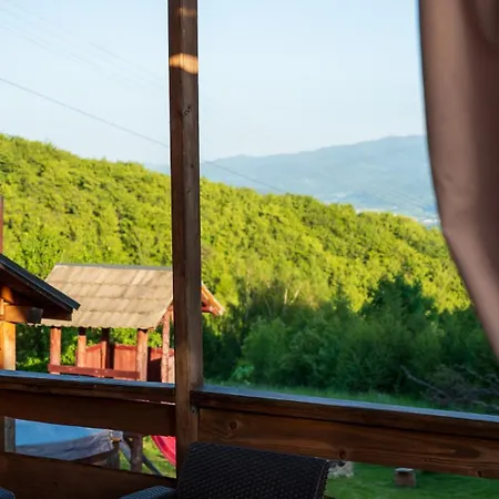 Na Modyni, Dwa Z Ruska Balia I Sauna Holiday home Lacko (Nowy Sacz)
